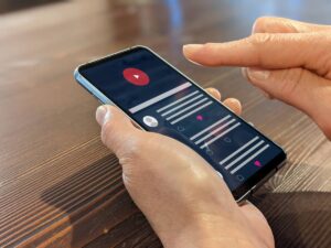dokirawのウイルス感染リスクを確認するスマートフォン操作のイメージ