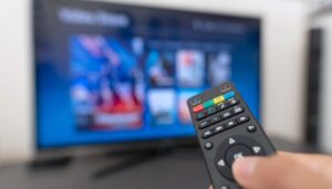 Kodiでテレビに動画を映すイメージ